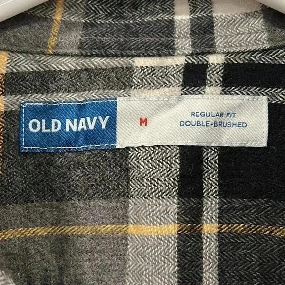 Old Navy Men’s flannel - Picture 4 of 7